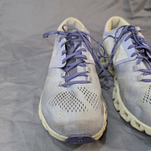 On Running QC On Cloud White and Purple Athletic Running Shoes Sneakers Wmn 7.5 - Picture 2 of 9